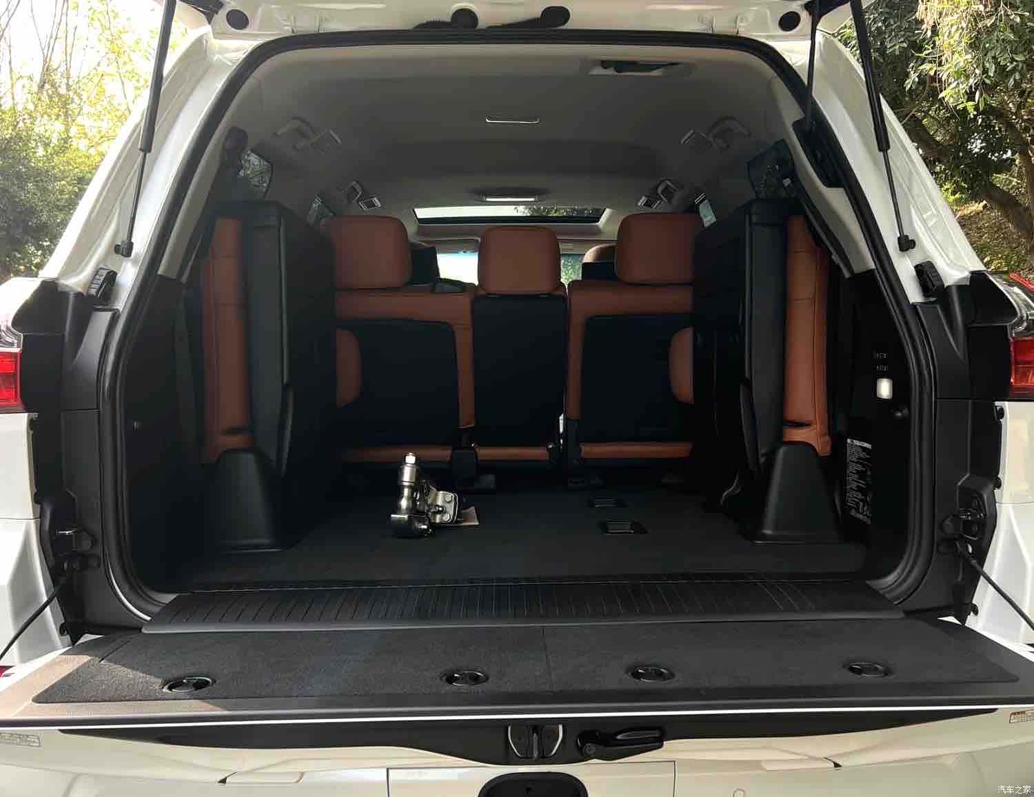 Lexus LX, 2019 20