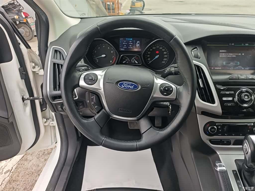 Ford Focus, 2015 11