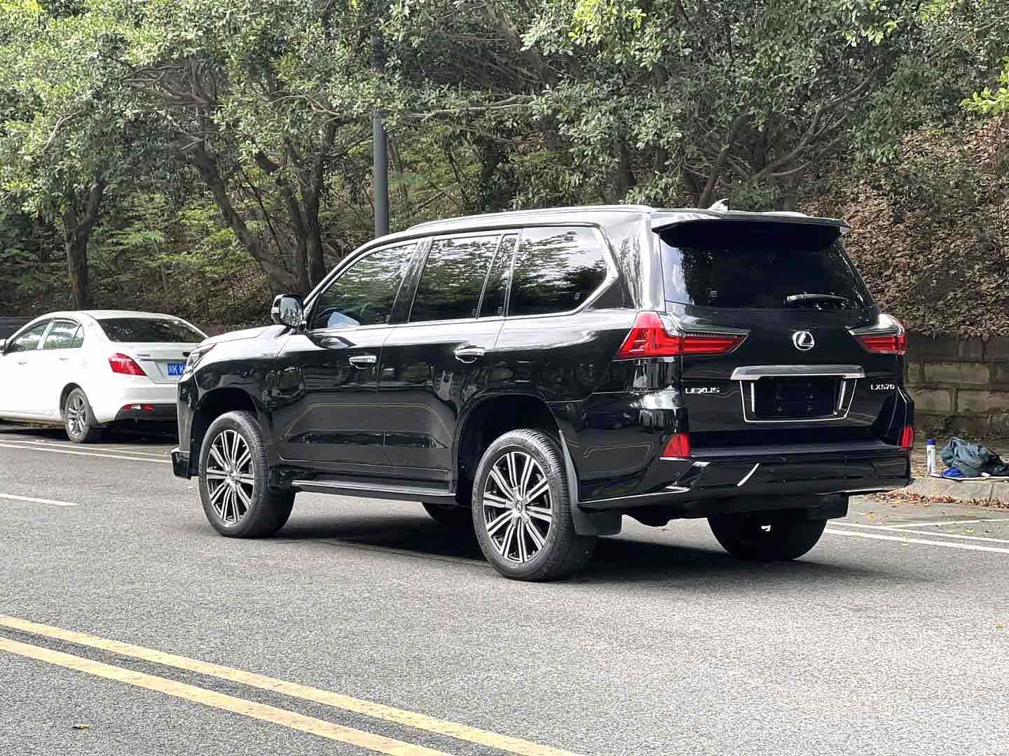 Lexus LX, 2019 4