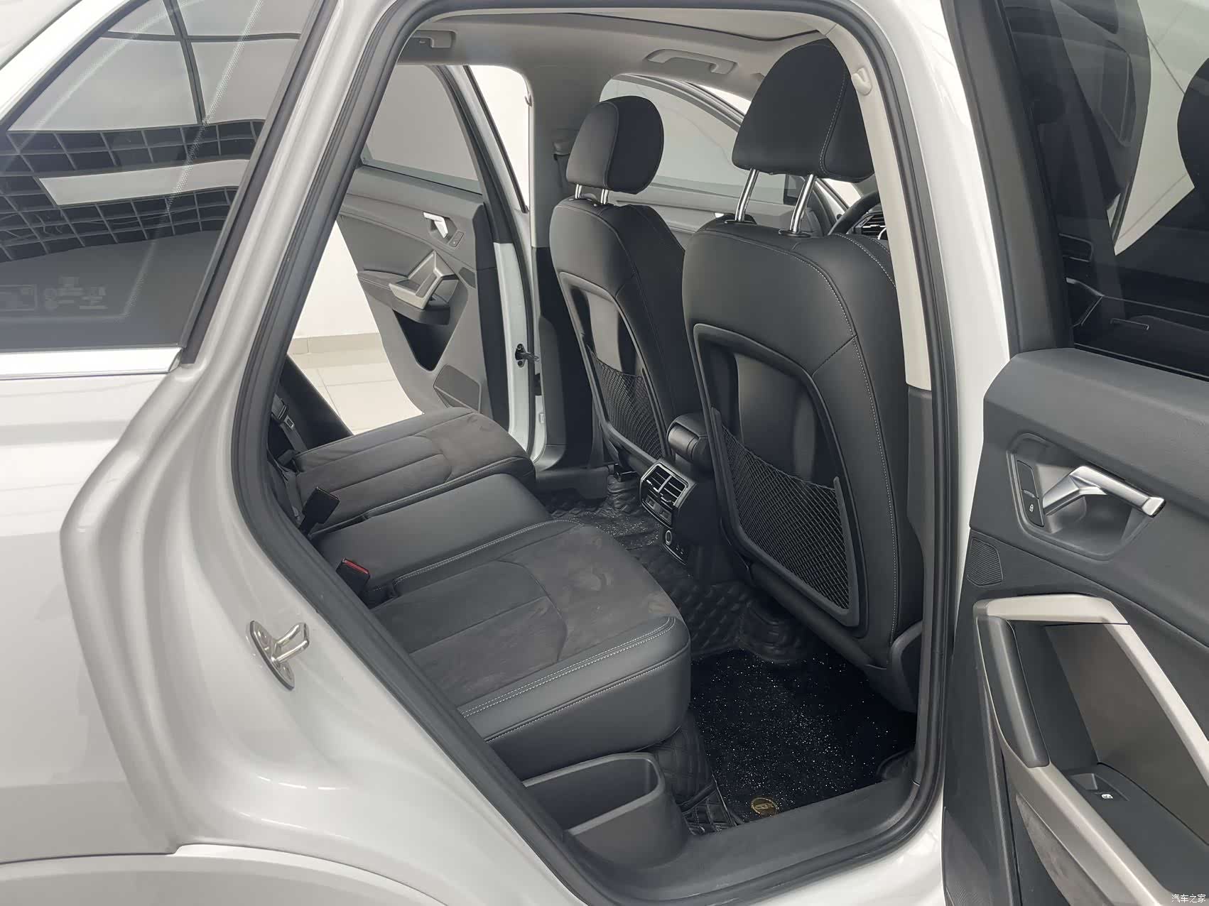 Audi Q3, 2023 12