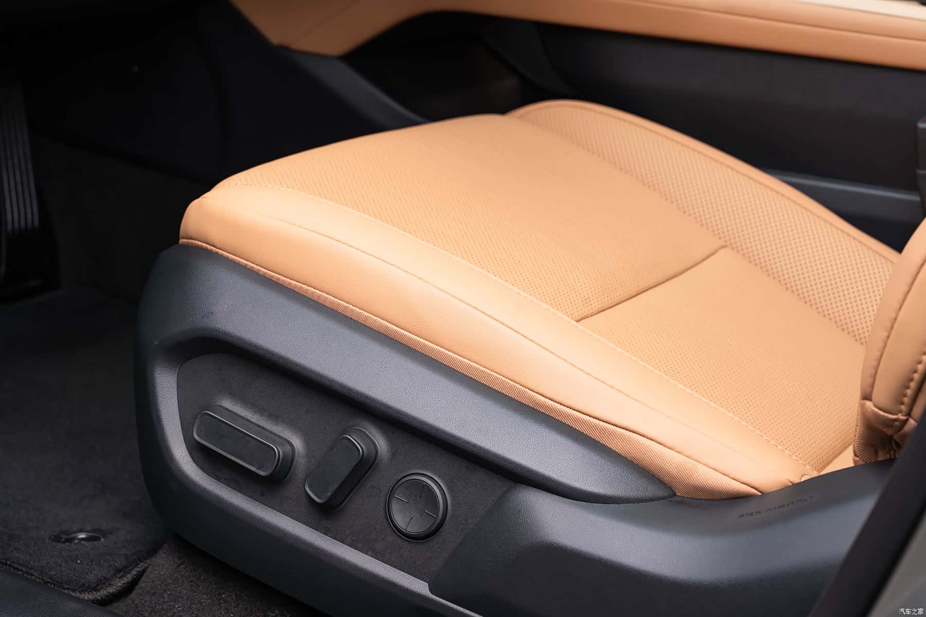 Lexus ES, 2026 21