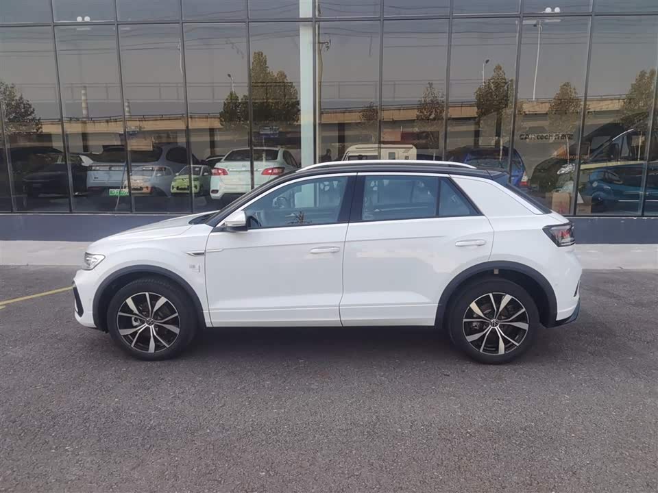 Volkswagen T-ROC exploring Songs