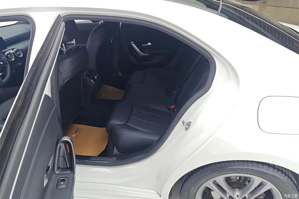 Mercedes-Benz A-Class, 2021 11