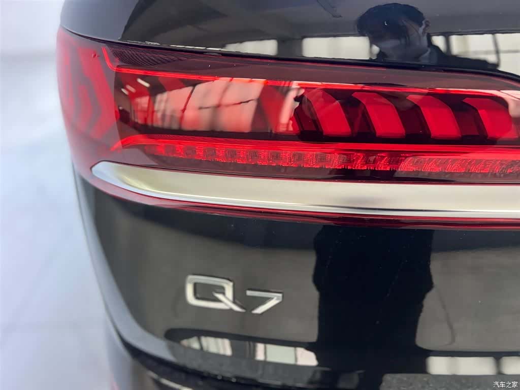 Audi Q7, 2024 10