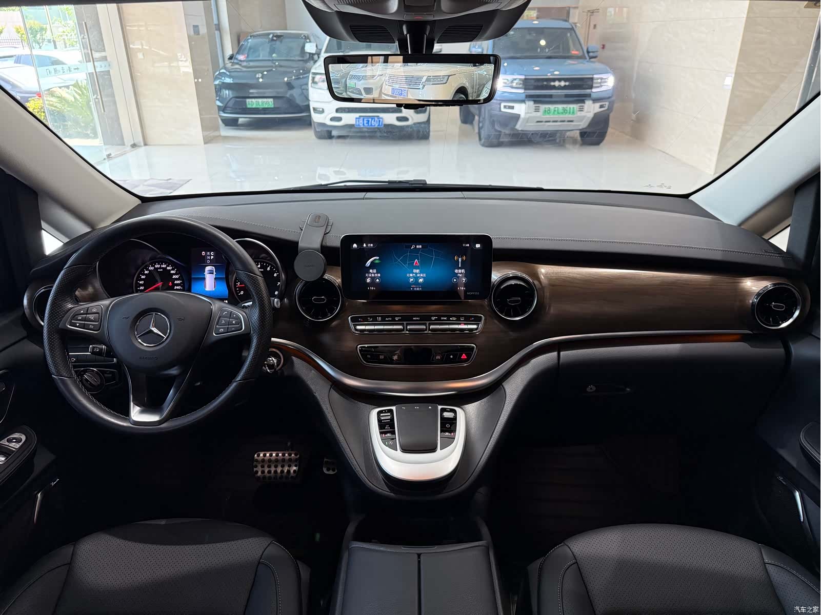 Mercedes-Benz V-Class, 2021 14
