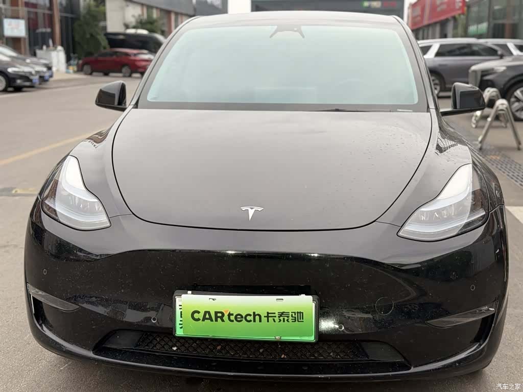 Tesla Model Y, 2023 3