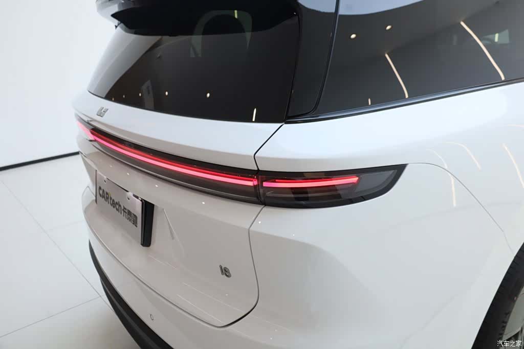 Li Auto i8, 2026 12