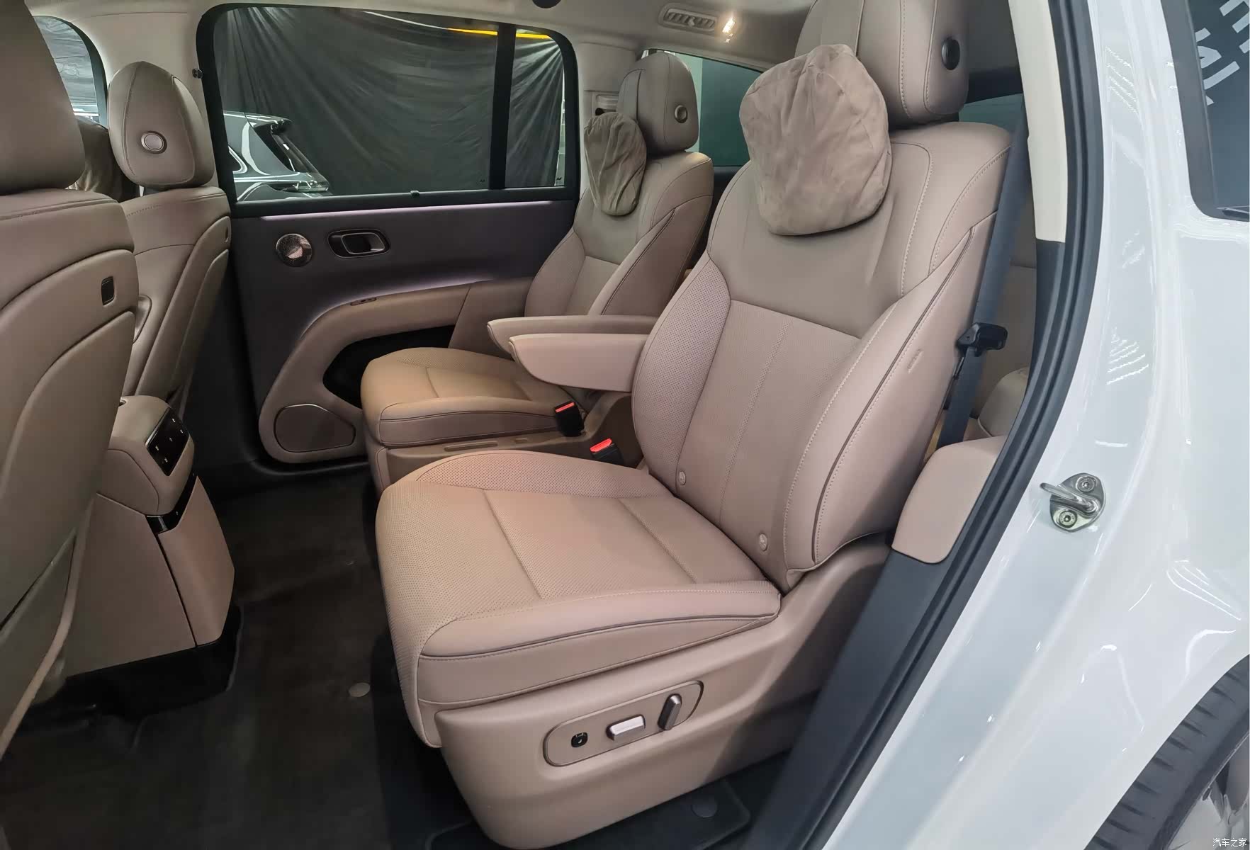 Li Auto i8, 2025 6