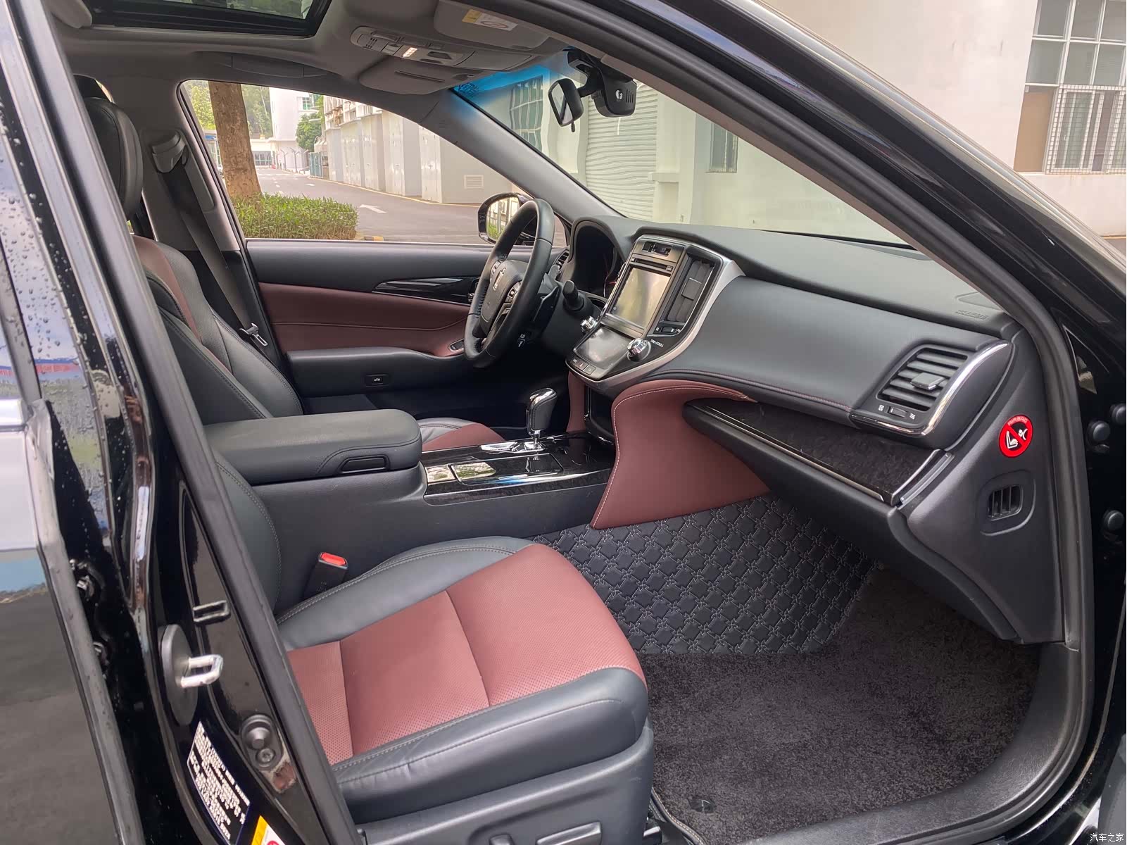 Toyota Crown, 2018 13