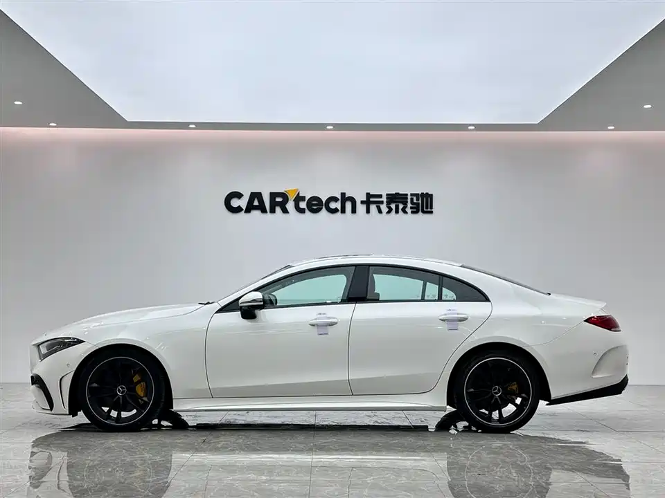 Mercedes-Benz CLS Mercedes-Benz CLS