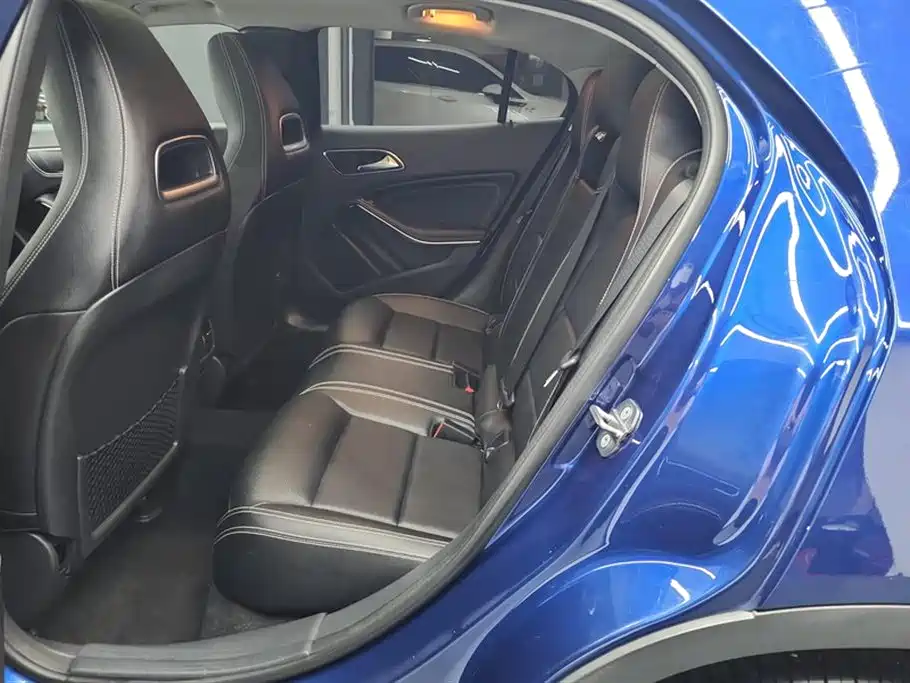 Mercedes-Benz GLA Mercedes-Benz GLA