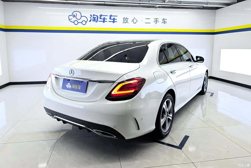 Mercedes-Benz C-Class, 2021 3