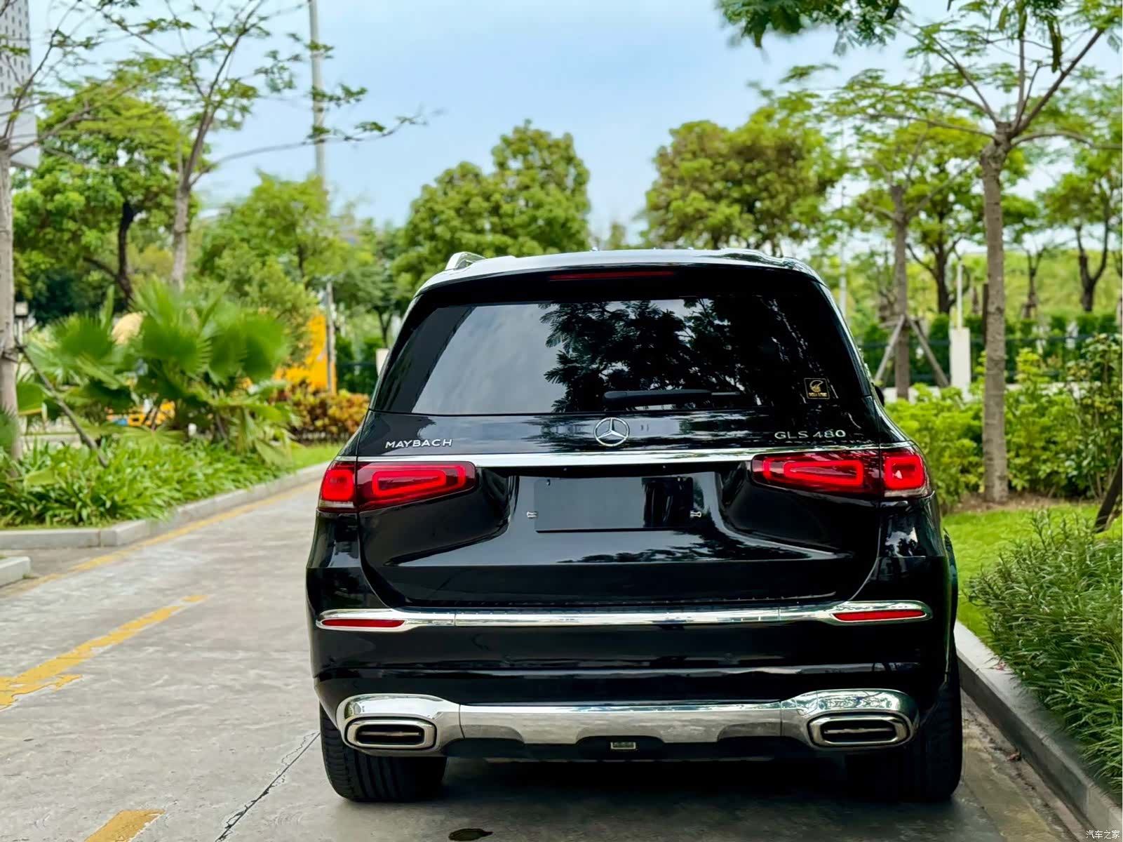 Maybach GLS, 2021 3