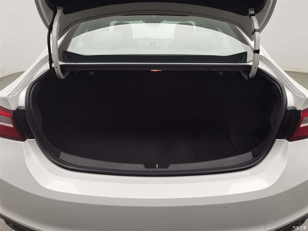 Chevrolet XL, 2020 16