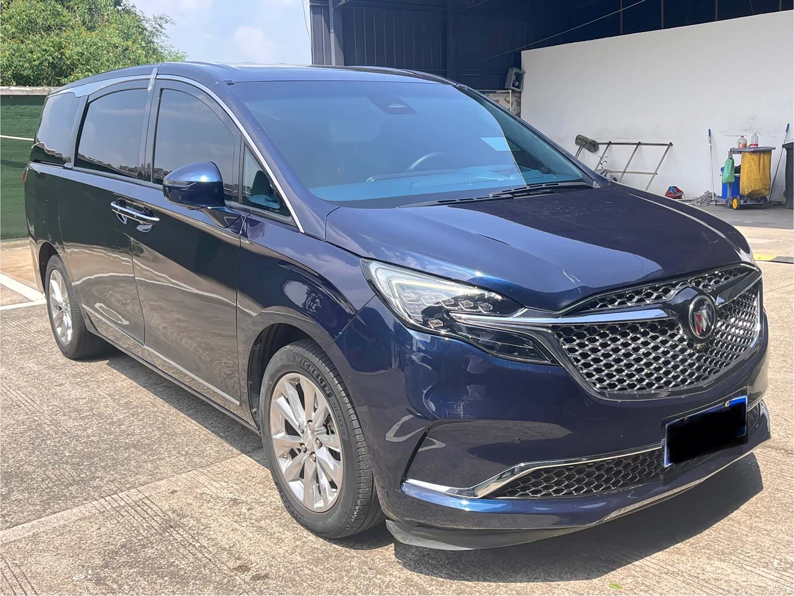 Buick GL8, 2021 3