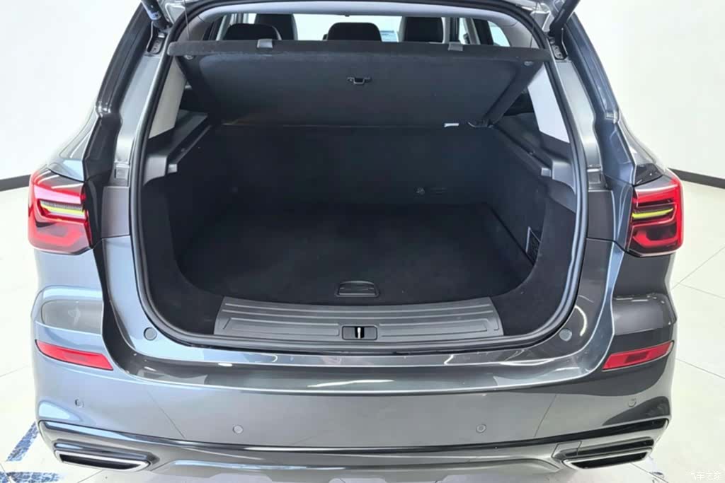 Roewe RX5, 2022 4