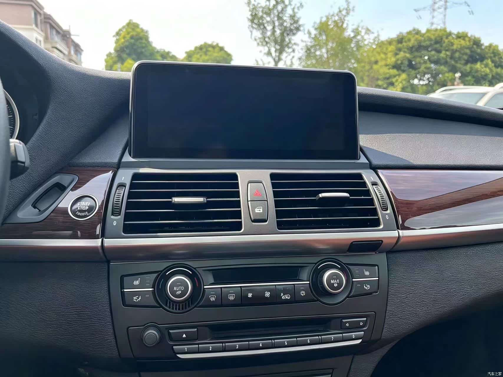 BMW X6, 2011 13