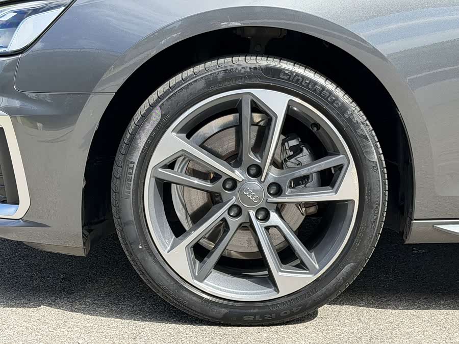 Audi A4L 2021, фото 14