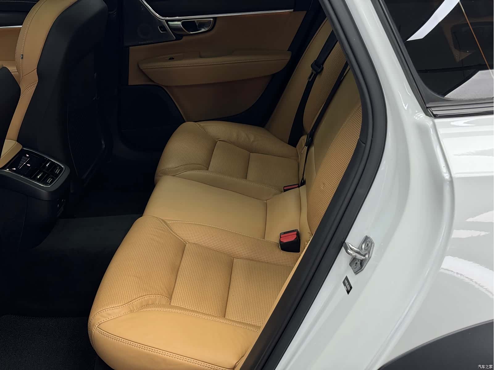 Volvo V90, 2018 14