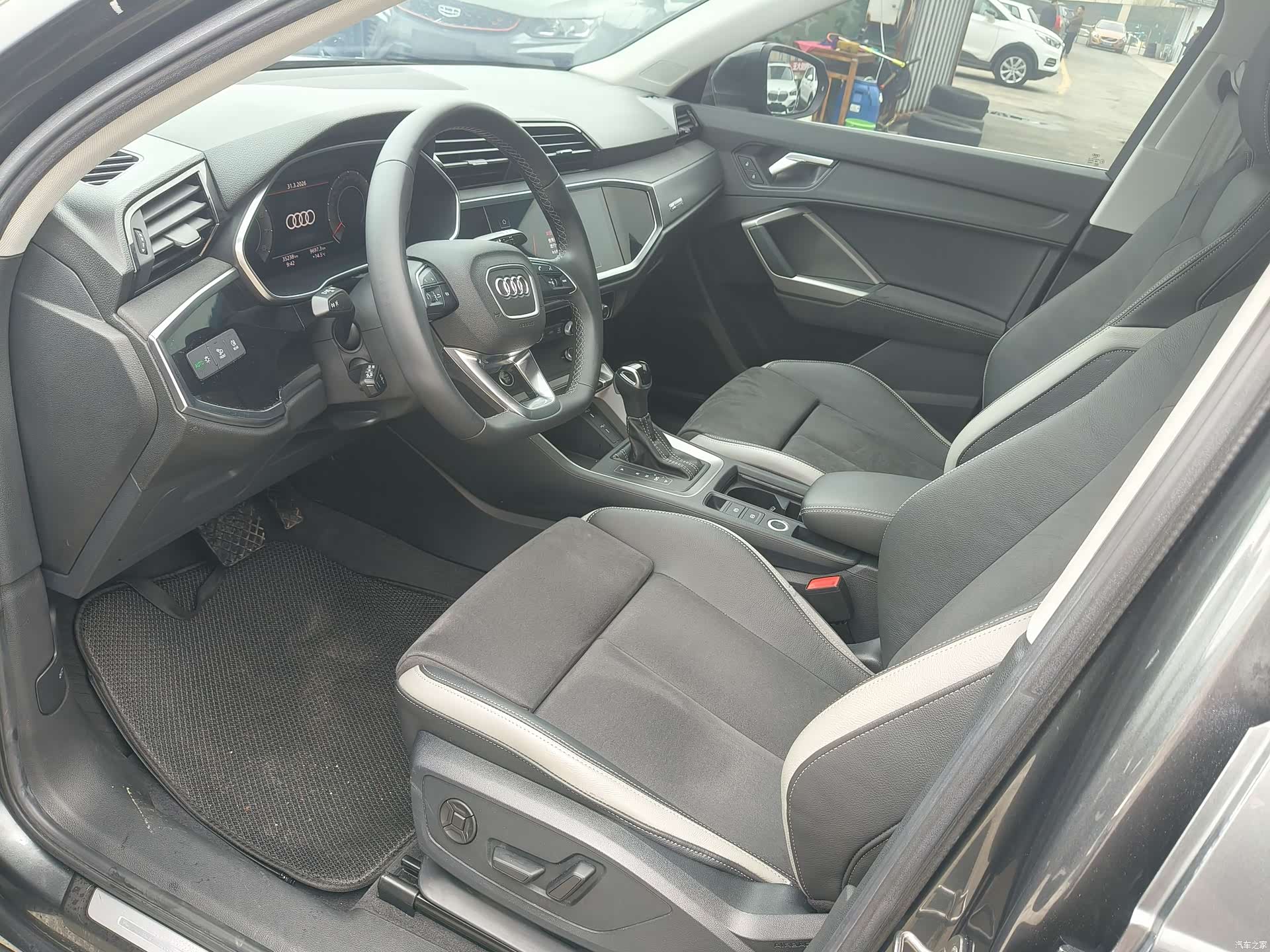 Audi Q3, 2022 4
