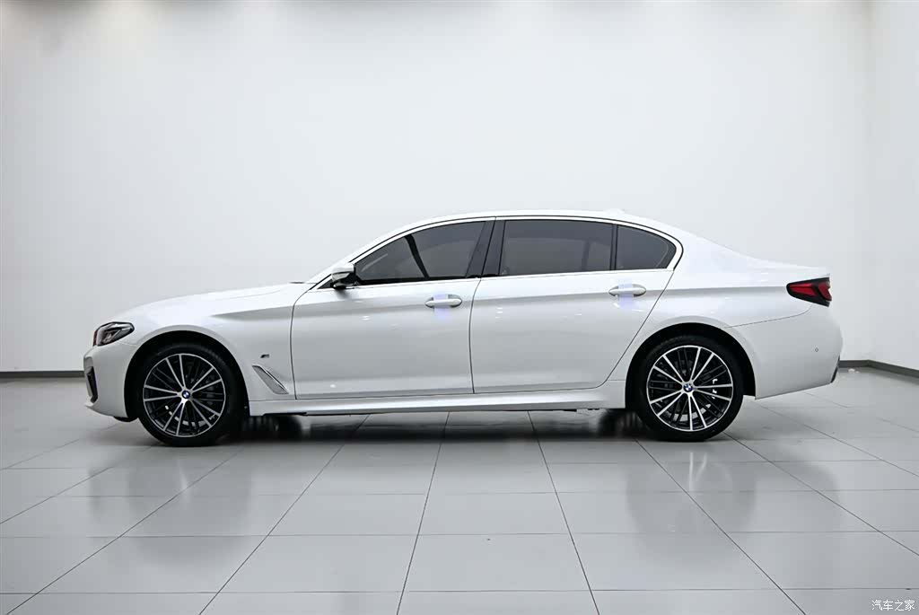 BMW 5 Series, 2024 все фото
