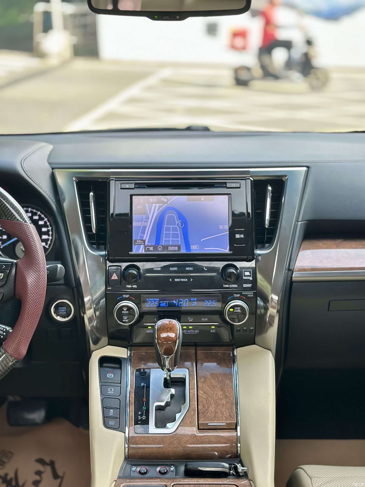 Toyota Alphard, 2017 24