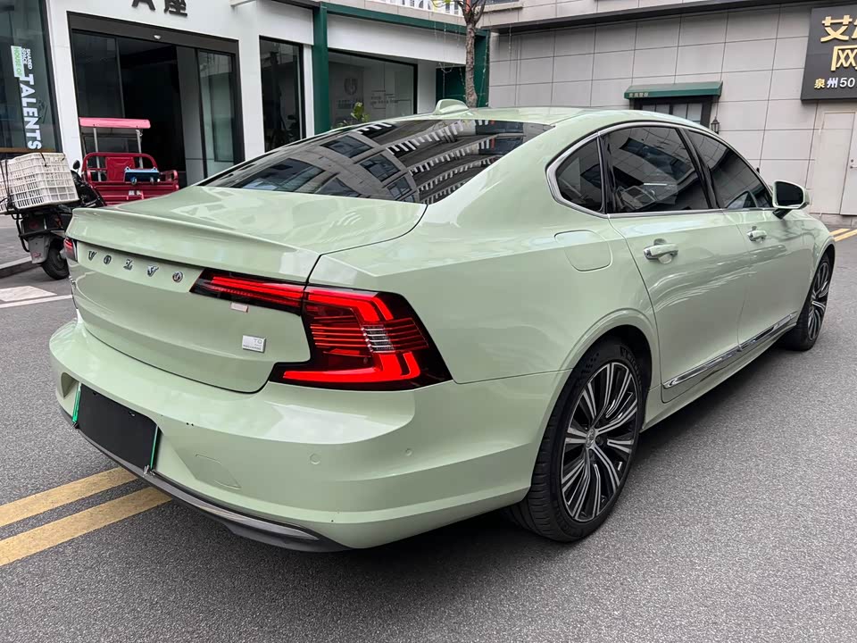 Volvo S90