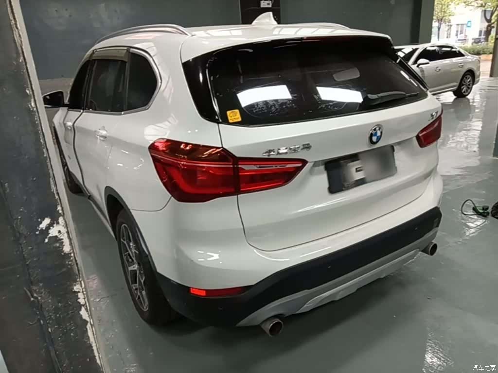 BMW X1, 2018 все фото