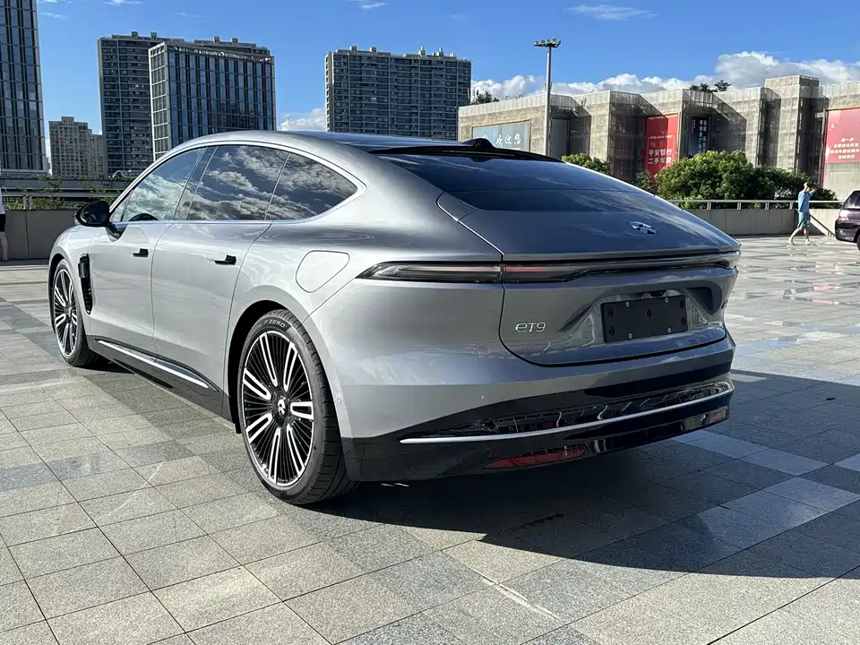 NIO ET9