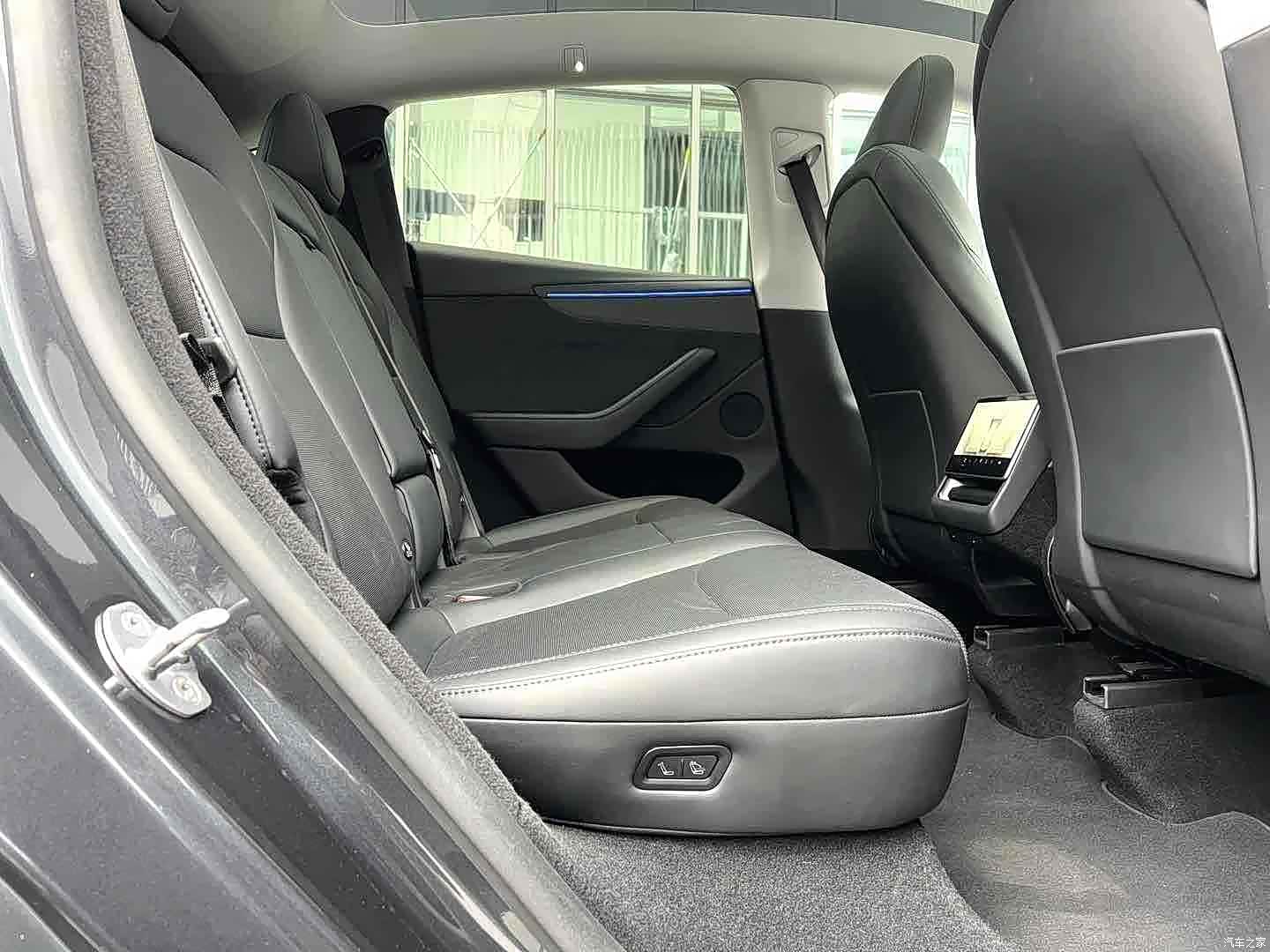 Tesla Model Y, 2025 7