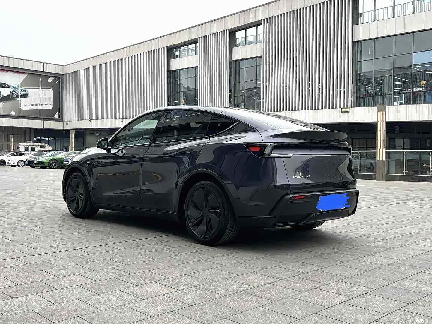 Tesla Model Y, 2025 6