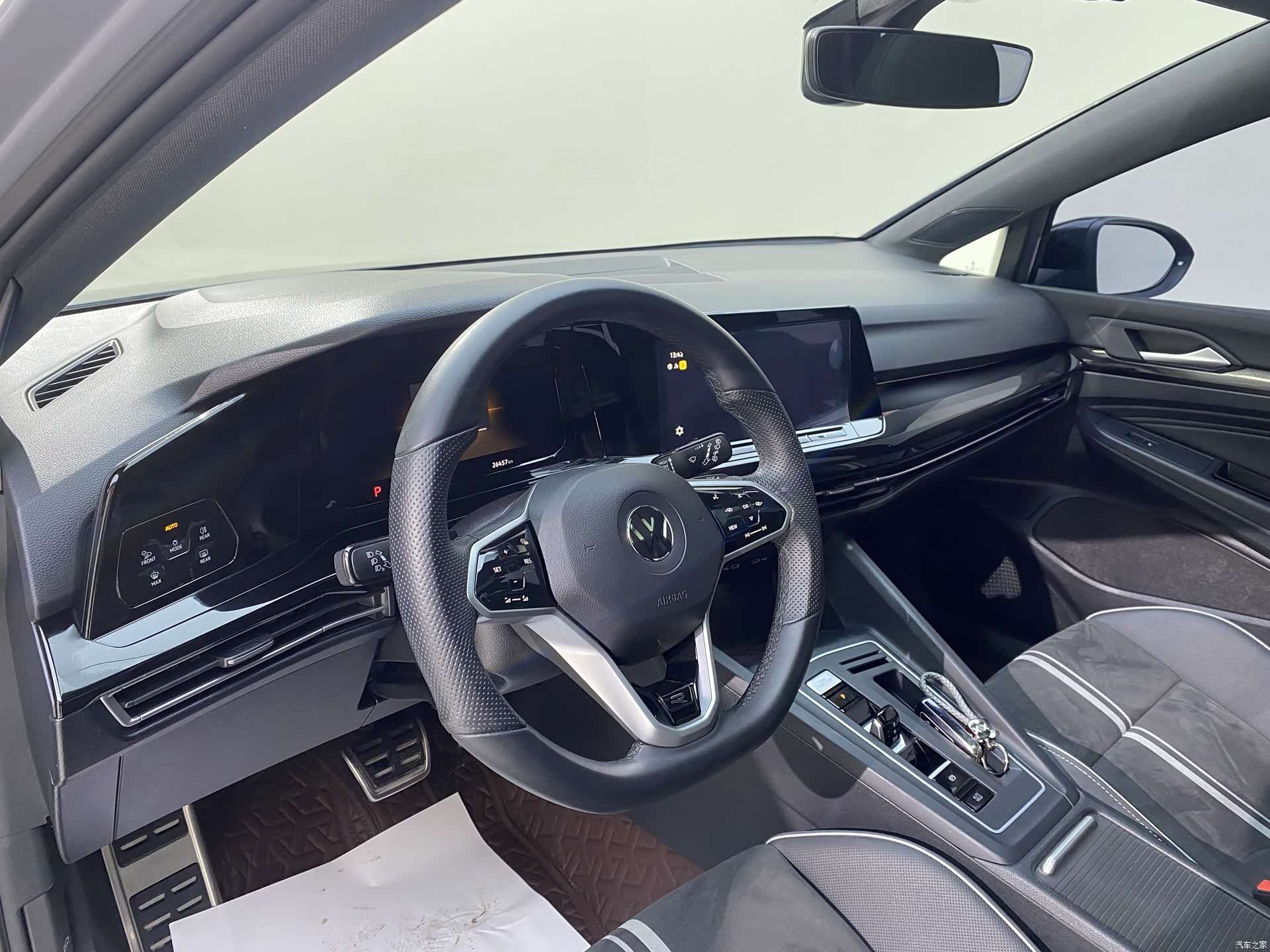 Volkswagen Golf, 2023 8