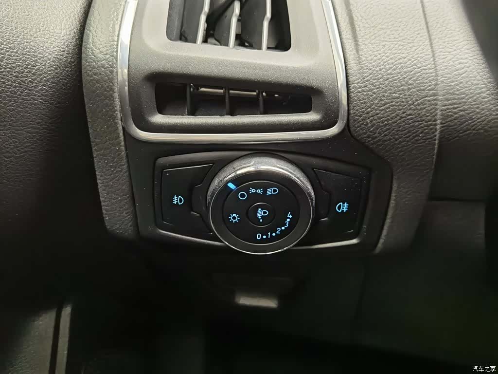 Ford Focus, 2014 21