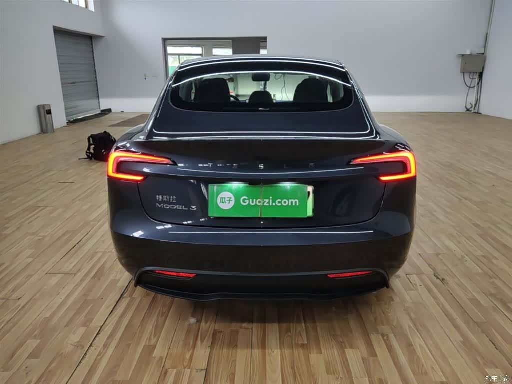 Tesla Model 3, 2024 6