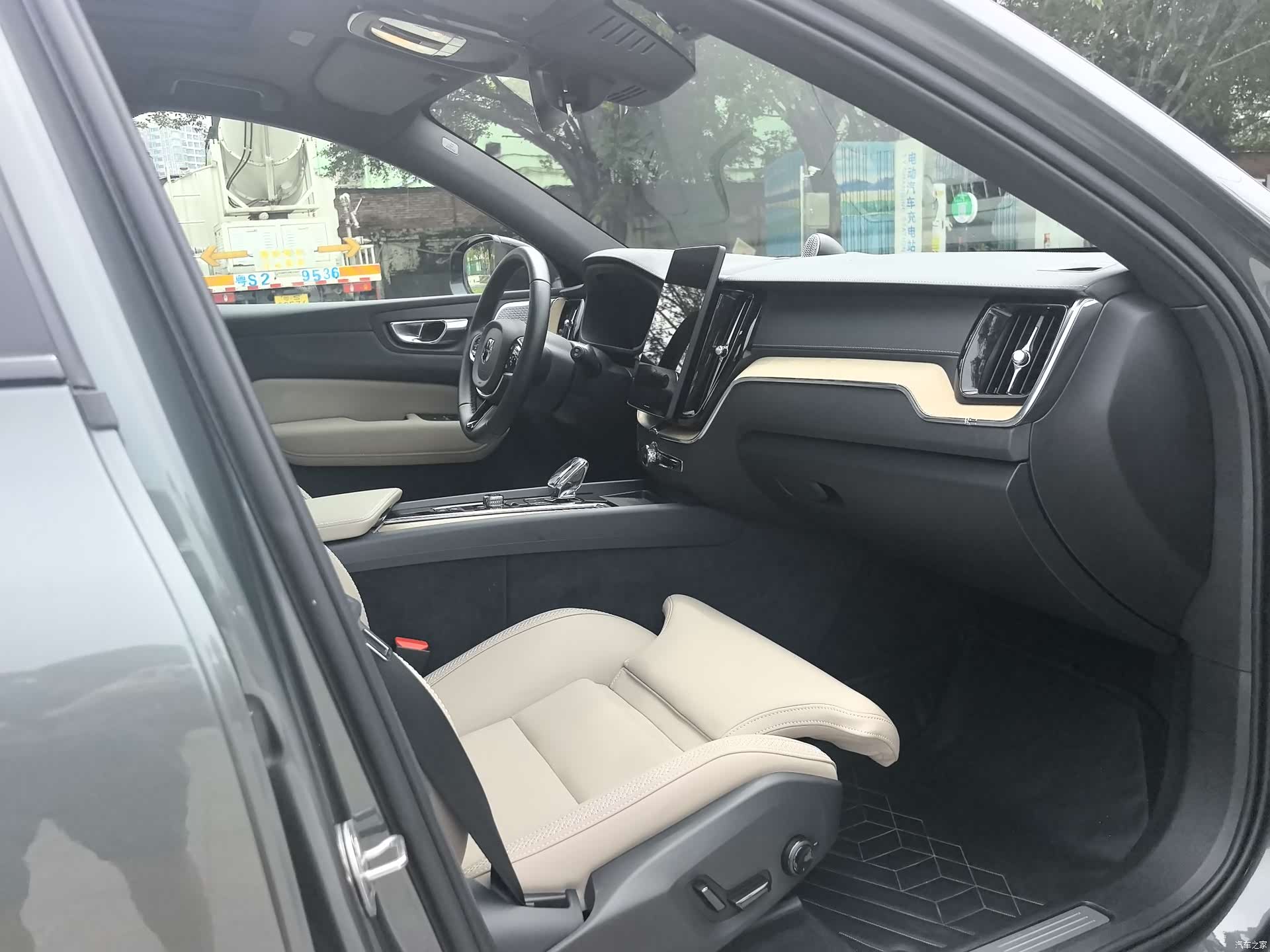 Volvo XC60, 2025 14