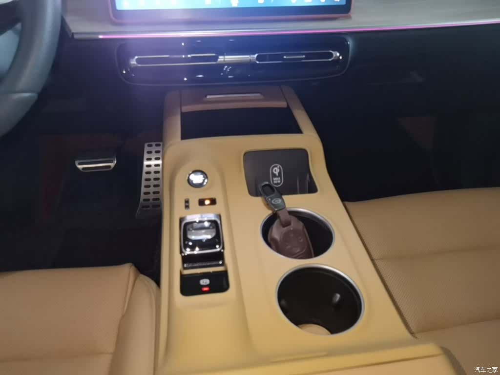 Trumpchi E8, 2024 6
