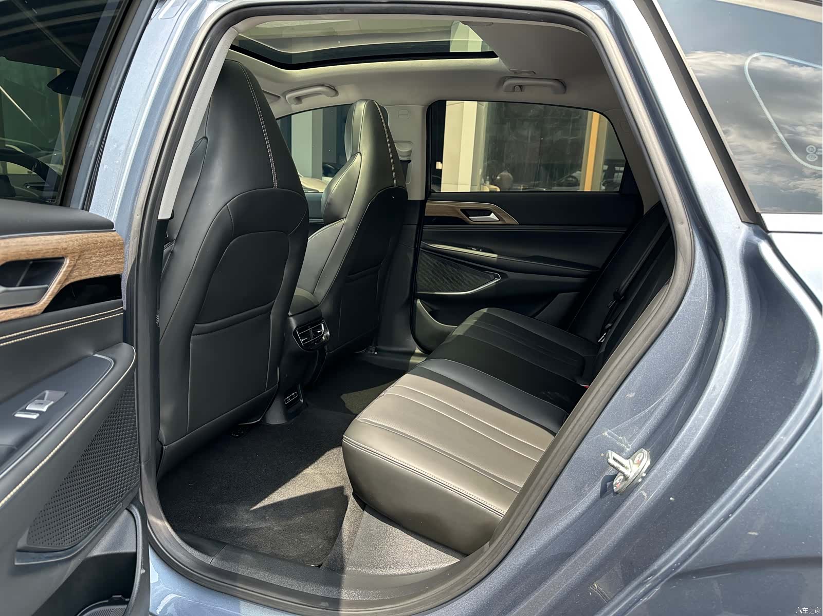 Xpeng P5, 2022 12