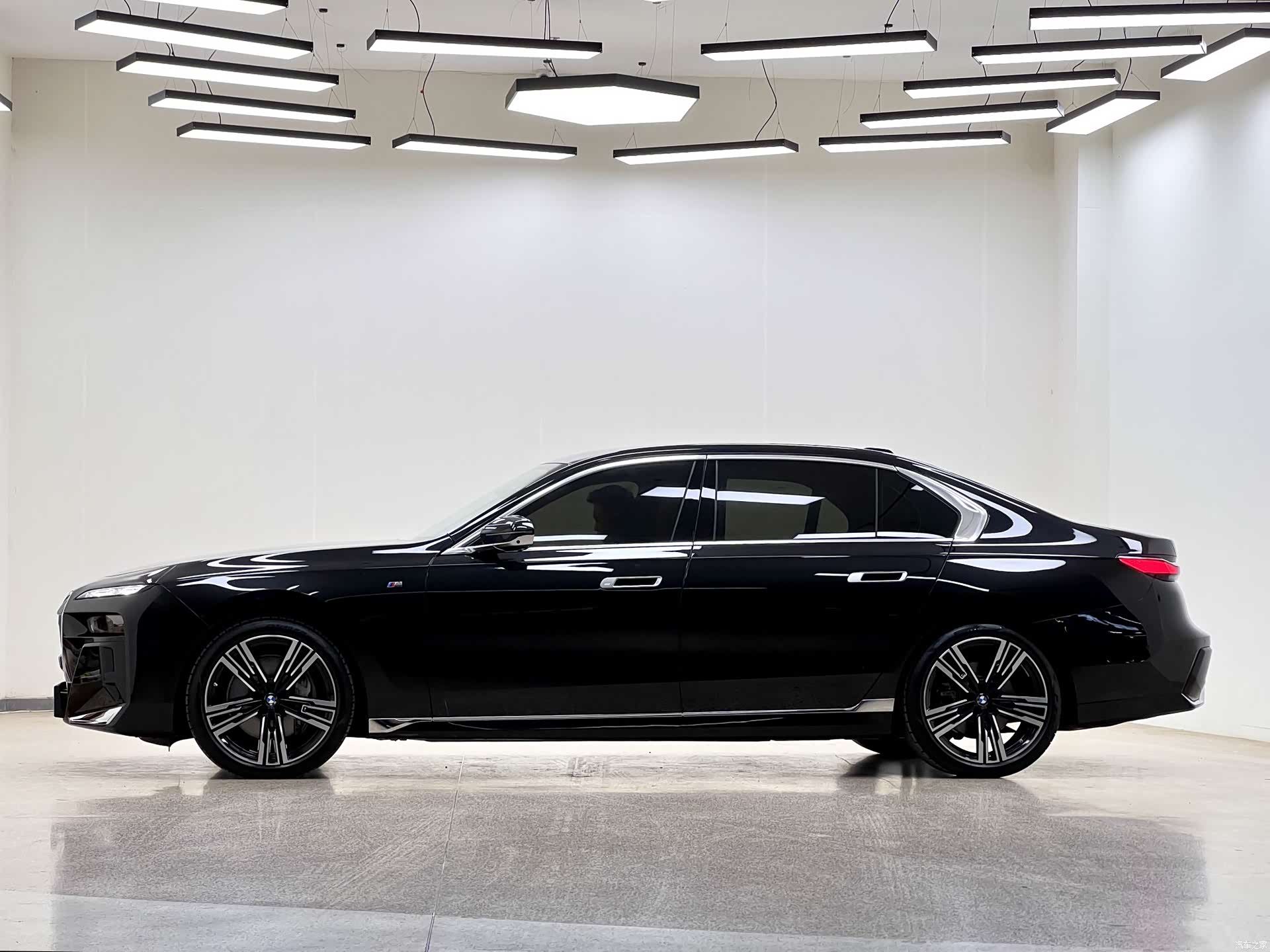 BMW 7 Series, 2025 4