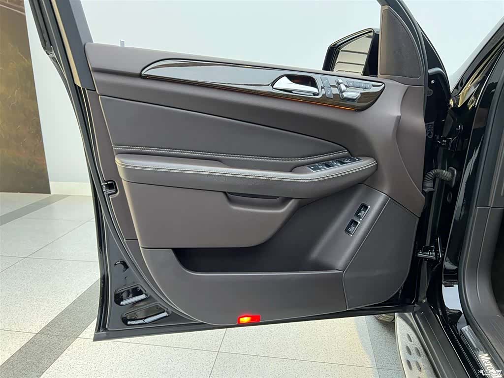 Mercedes-Benz GLS, 2018 30