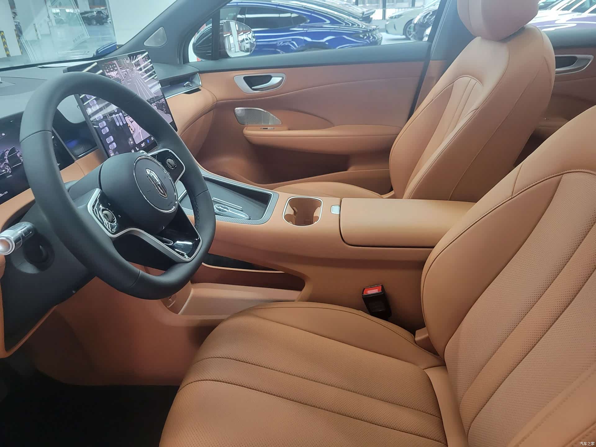 SAIC ShangJie H5, 2025 все фото