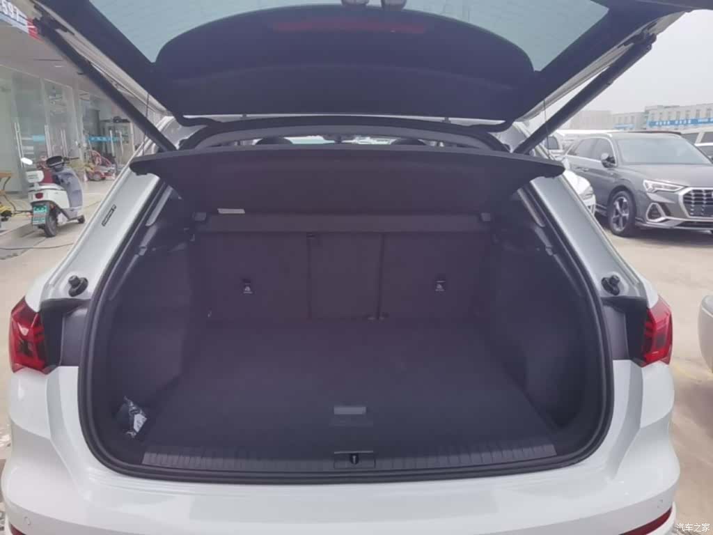 Audi Q3, 2023 19