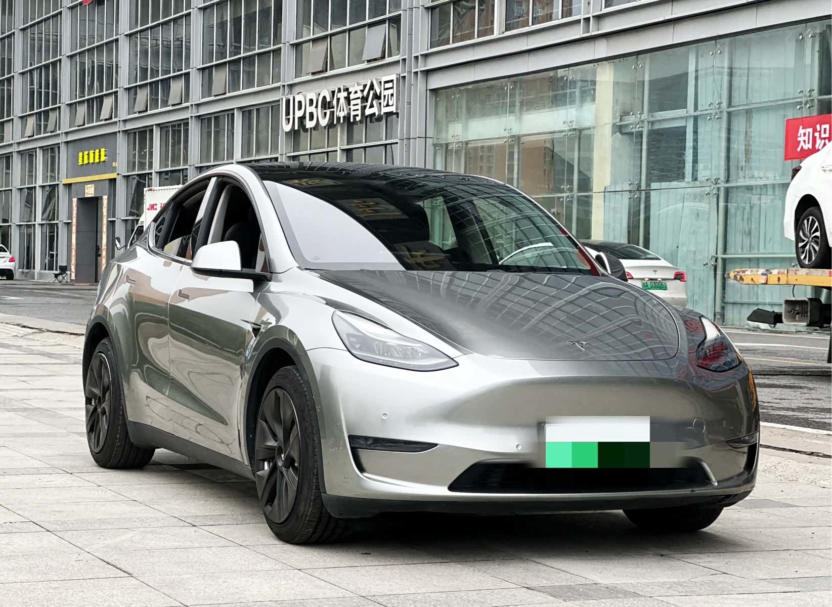 Tesla Model Y, 2021 3