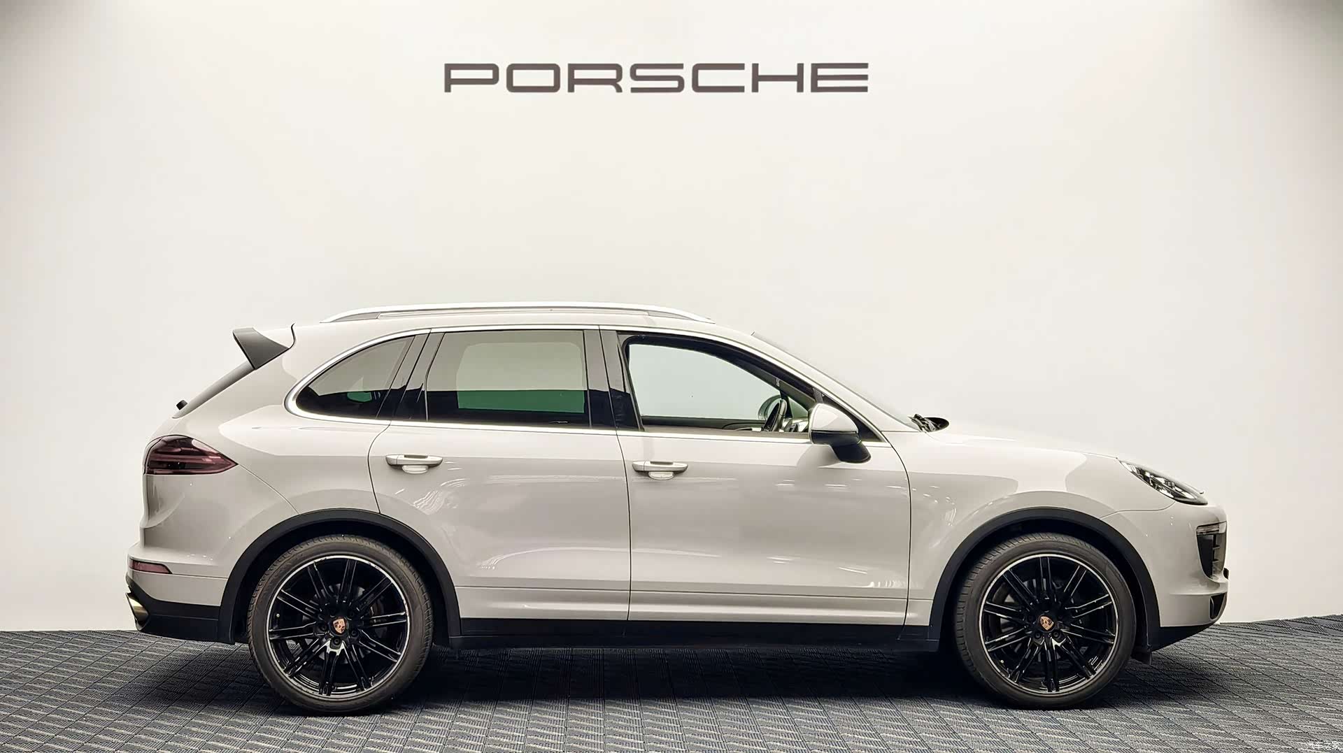 Porsche Cayenne, 2015 все фото