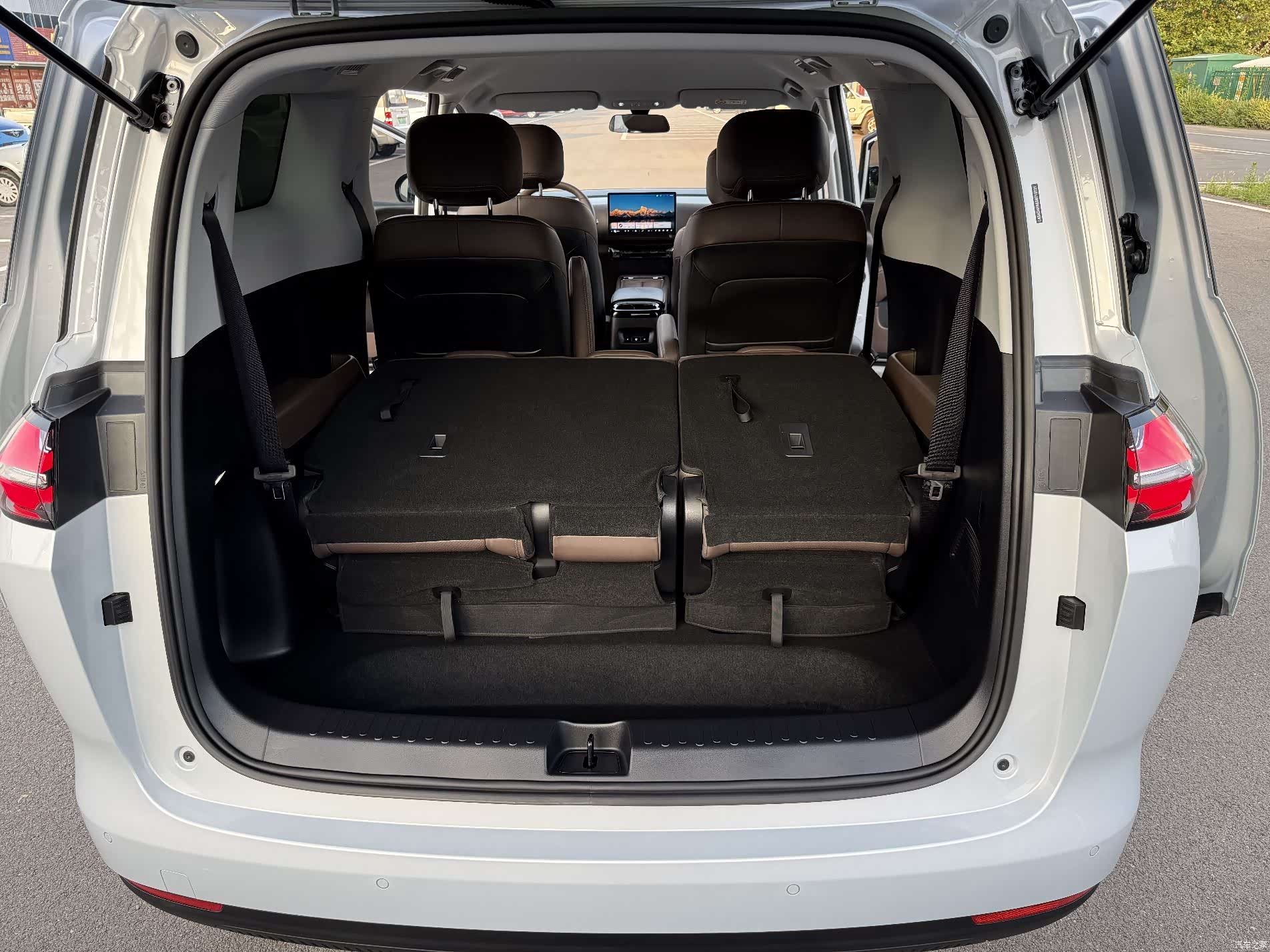 Wuling 730, 2025 9