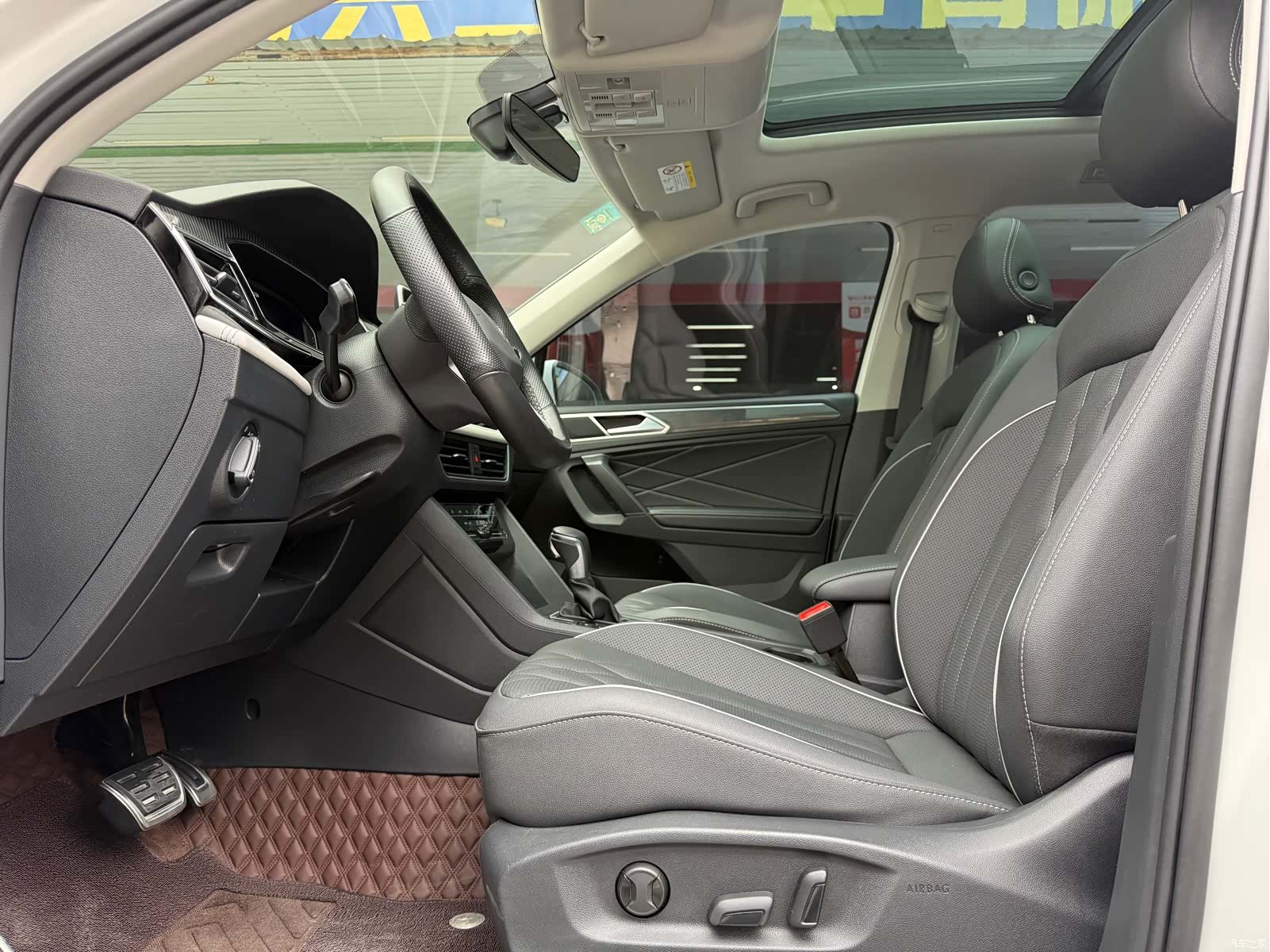 Volkswagen Tiguan L, 2022 4