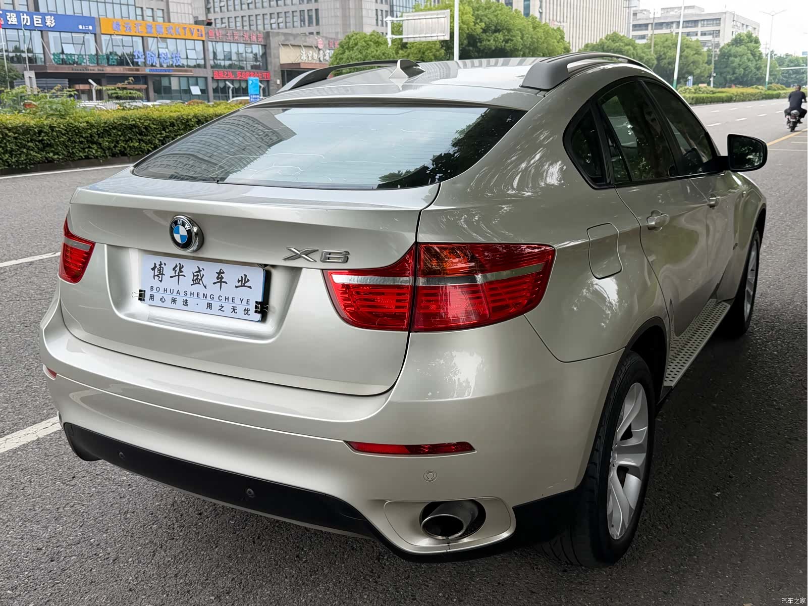 BMW X6, 2011 10