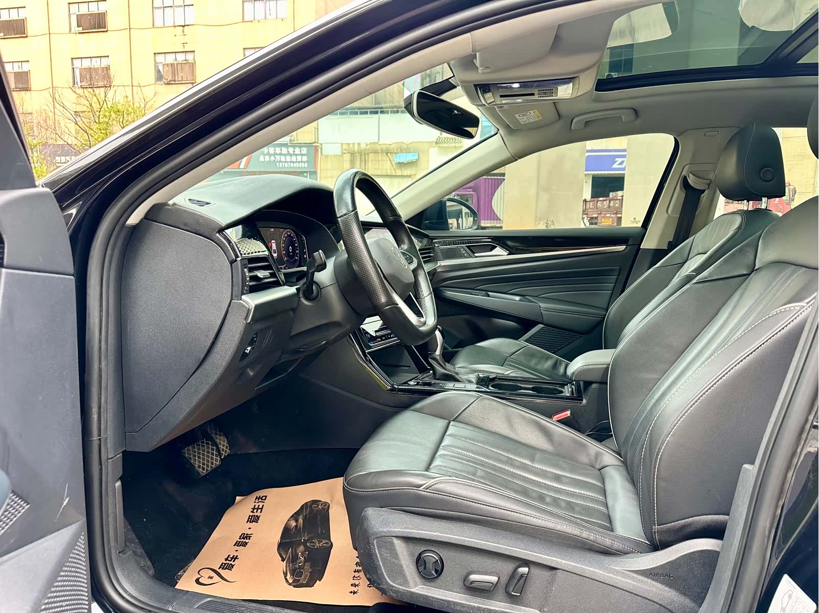 Volkswagen Passat, 2022 13