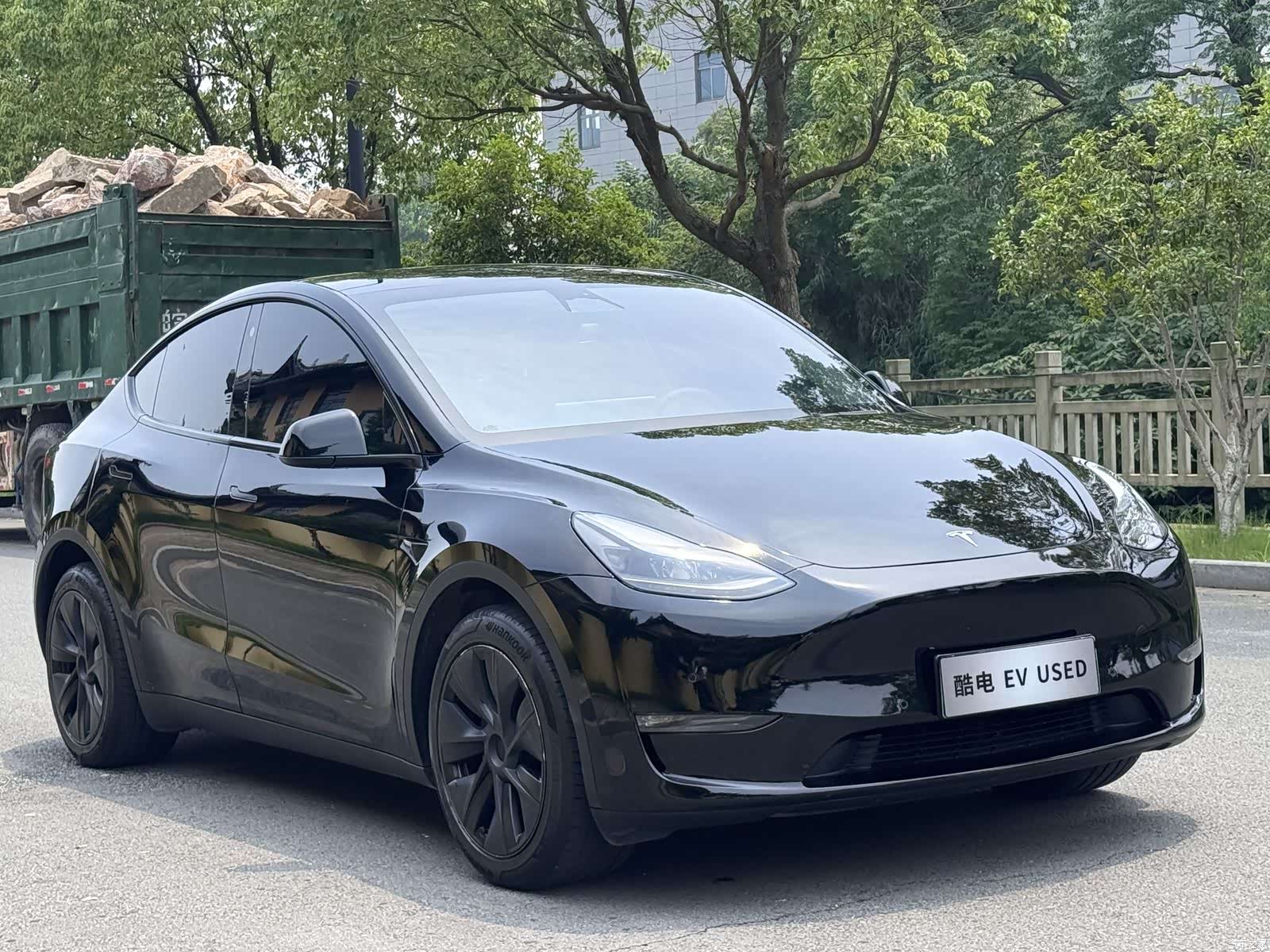 Tesla Model Y, 2023 4