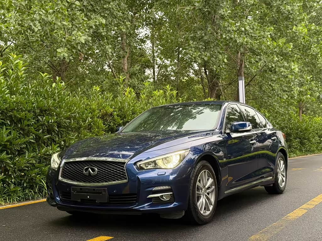 Infiniti Q50L