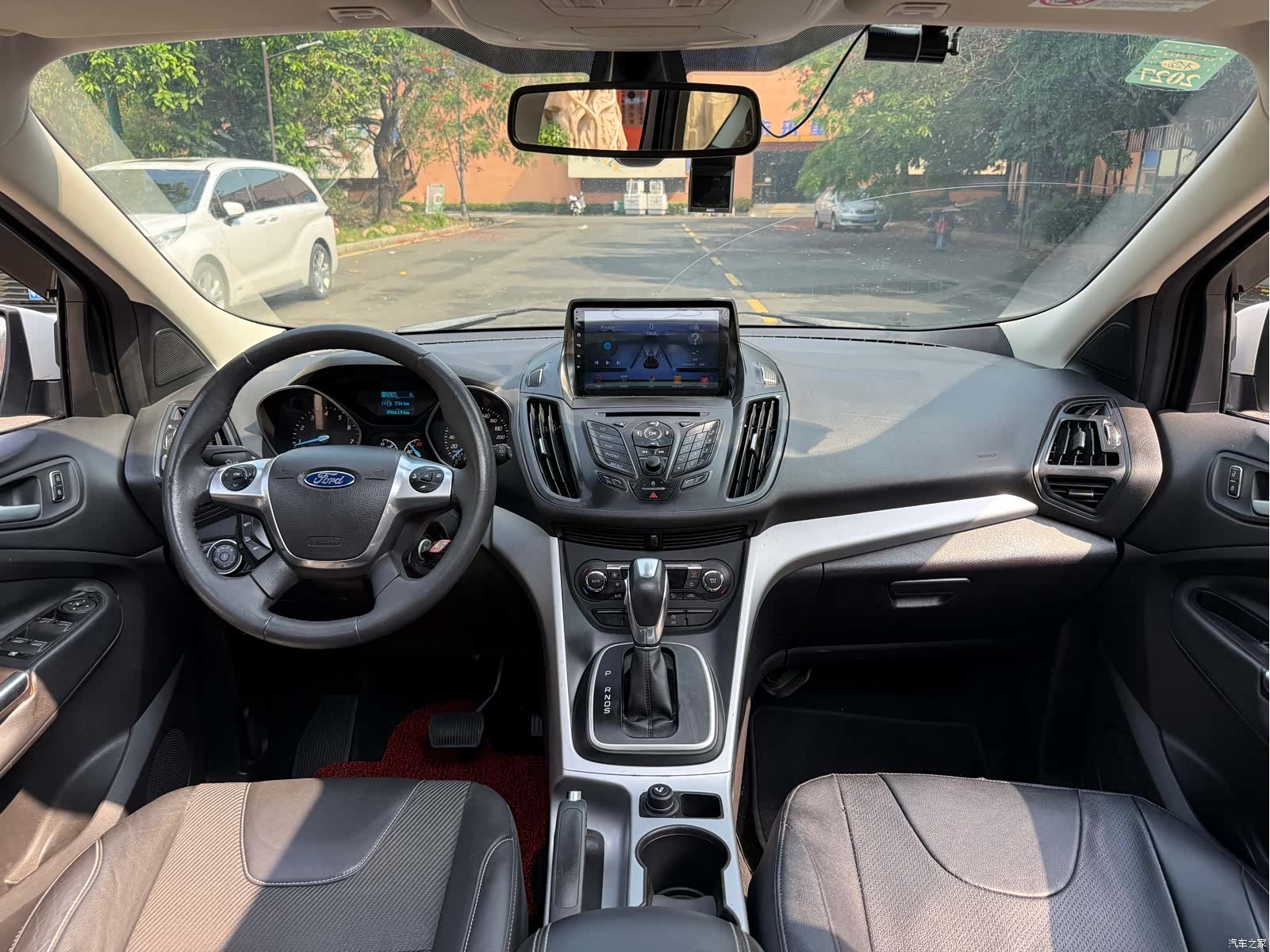 Ford Kuga, 2016 12